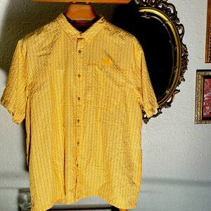 The north face short sleeve button down shirt size XXL in great shape.